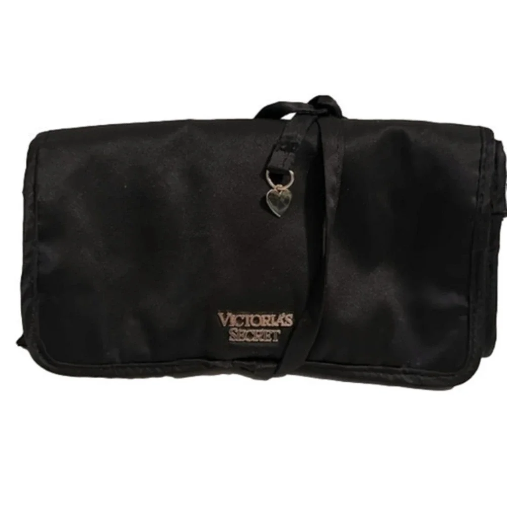 Victoria’s Secret Satin Jewelery Roll / Travel Case new never used
